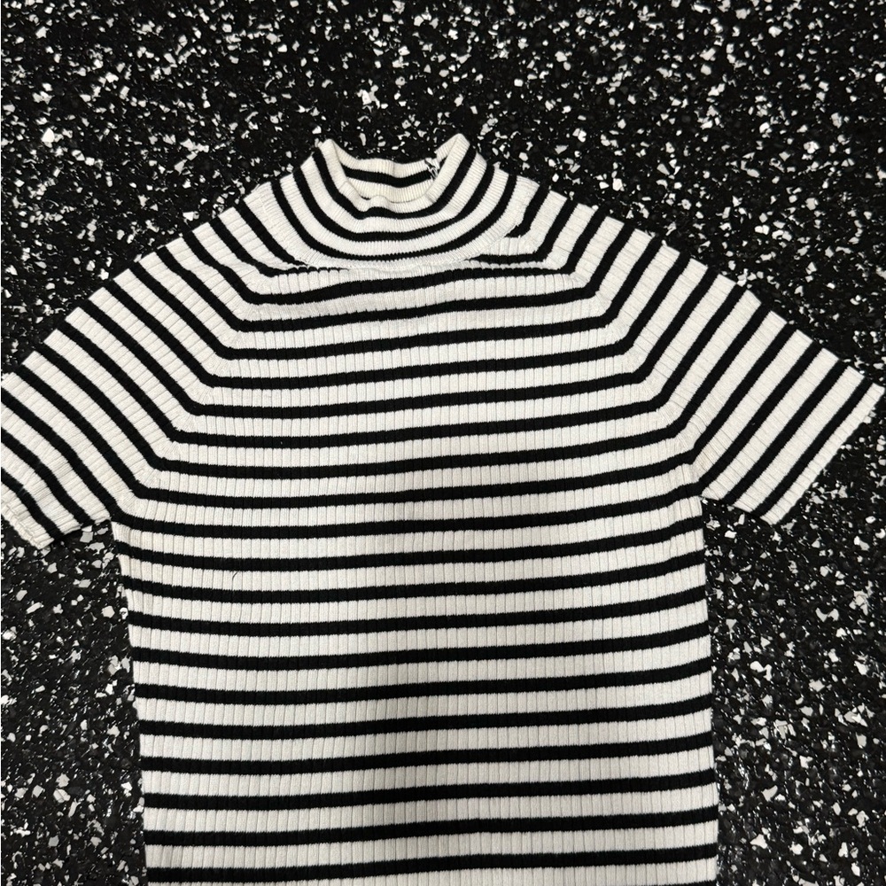 Kendall & Kylie Monochrome Striped Turtleneck